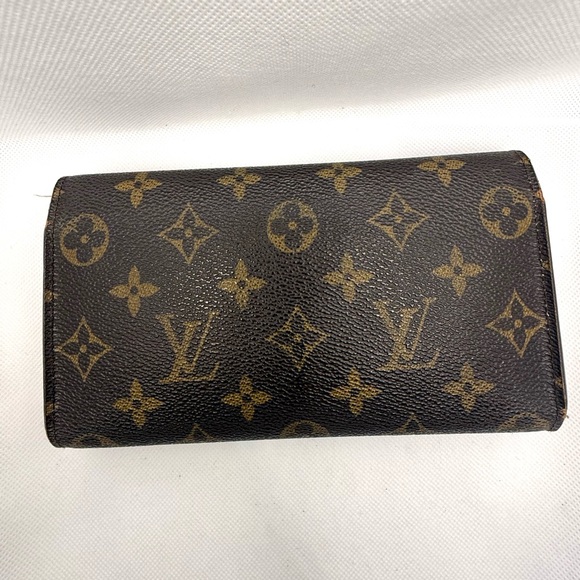 Louis Vuitton monogram international wallet - Picture 2 of 10